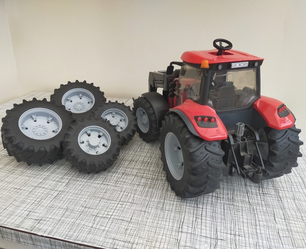 bruder mccormick tractor